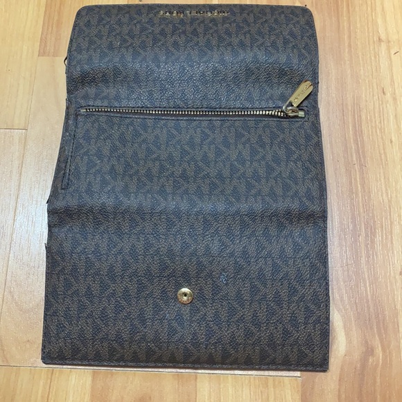 MICHAEL KORS⦂ CROSSBODY & WALLET - Picture 7 of 9